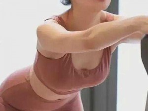 美女人体大胆摄影：用艺术展现女性之美