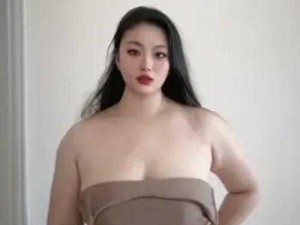 真人 BBWBBWBBWBBW 时尚舒适大码女装，展现自信魅力