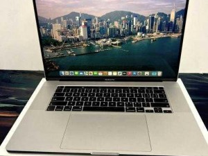 日本 16 岁少年用 MacBookPro 打造独特电脑主机